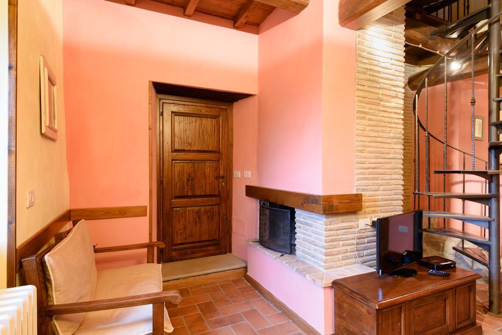 Il Borgo Dei Corsi - Charming Holiday Apartments Ortignano Raggiolo Exteriör bild