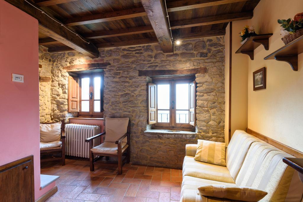 Il Borgo Dei Corsi - Charming Holiday Apartments Ortignano Raggiolo Exteriör bild